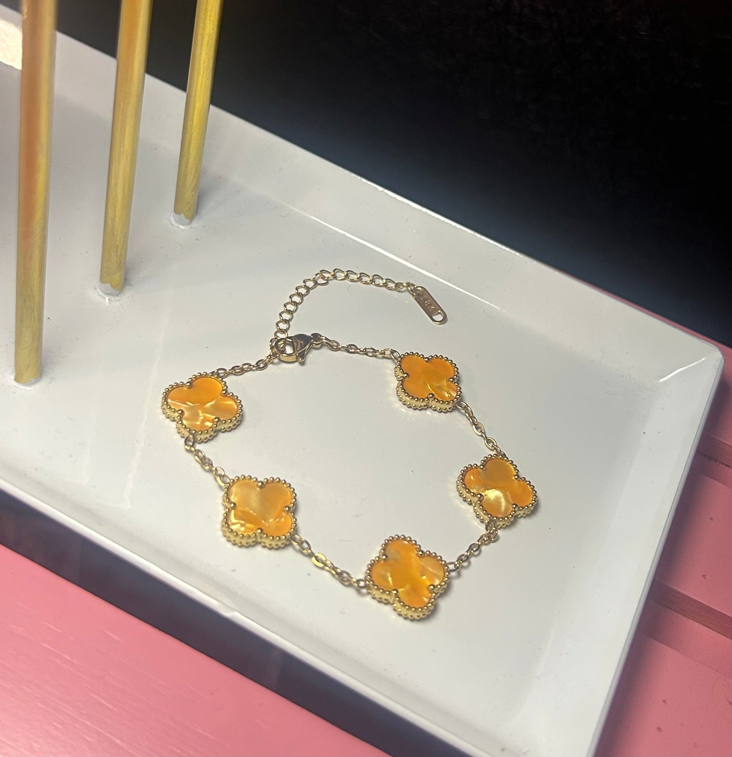 Orange Marble Clover